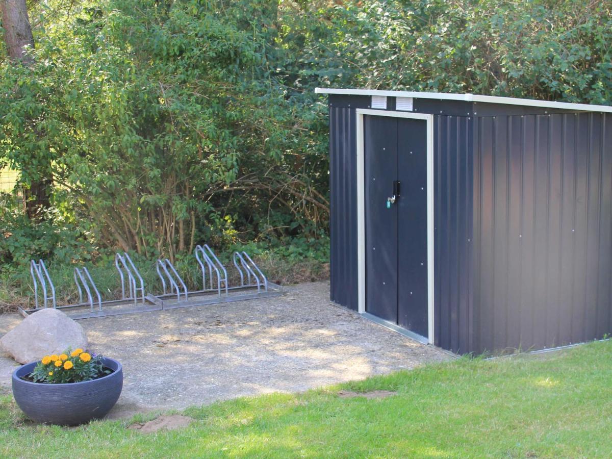 Ferienwohnung am alten Gutshaus Nossentiner Huette Exterior foto