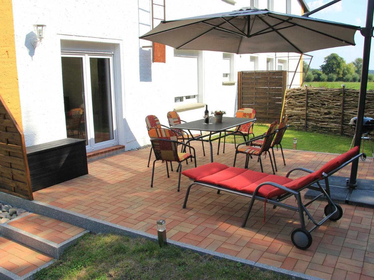 Ferienwohnung am alten Gutshaus Nossentiner Huette Exterior foto