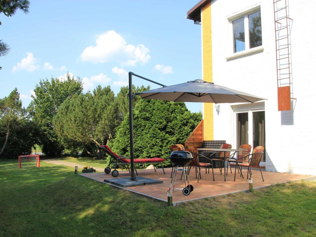 Ferienwohnung am alten Gutshaus Nossentiner Huette Exterior foto